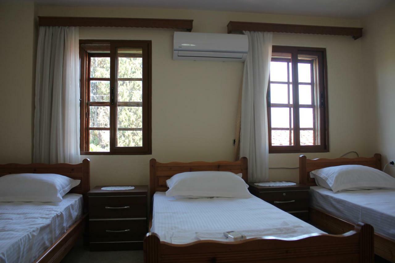 Guest House Toli inside Berat Castle Extérieur photo