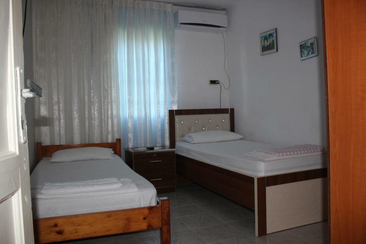 Guest House Toli inside Berat Castle Extérieur photo