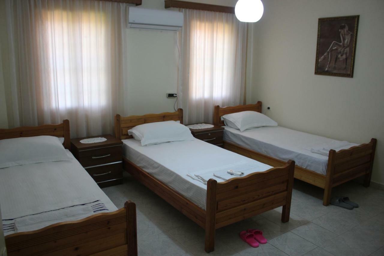 Guest House Toli inside Berat Castle Extérieur photo