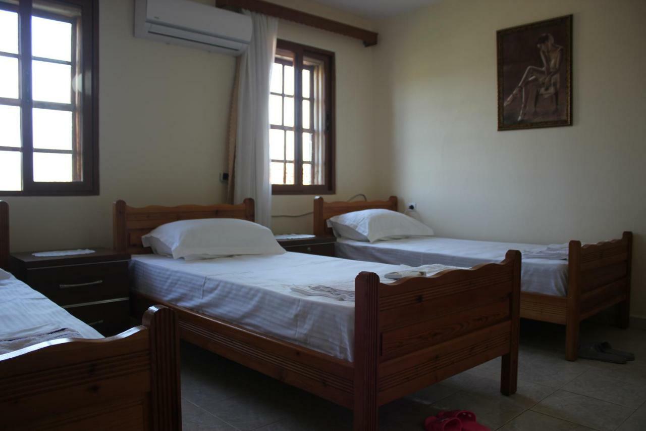 Guest House Toli inside Berat Castle Extérieur photo